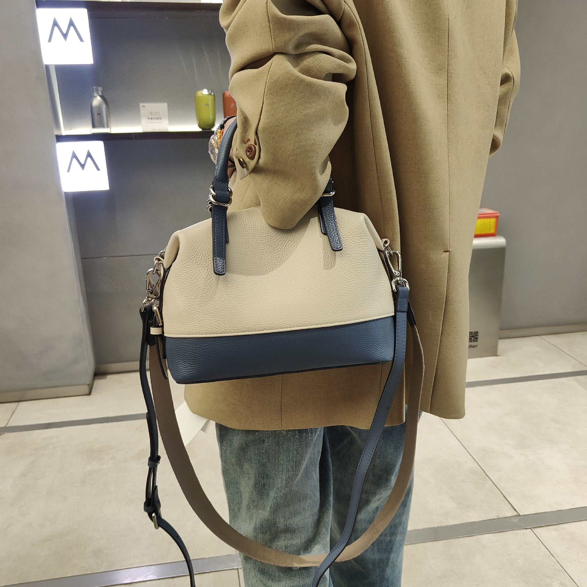 シンプルながらも高級感が牛革ボストンバッグ|5色