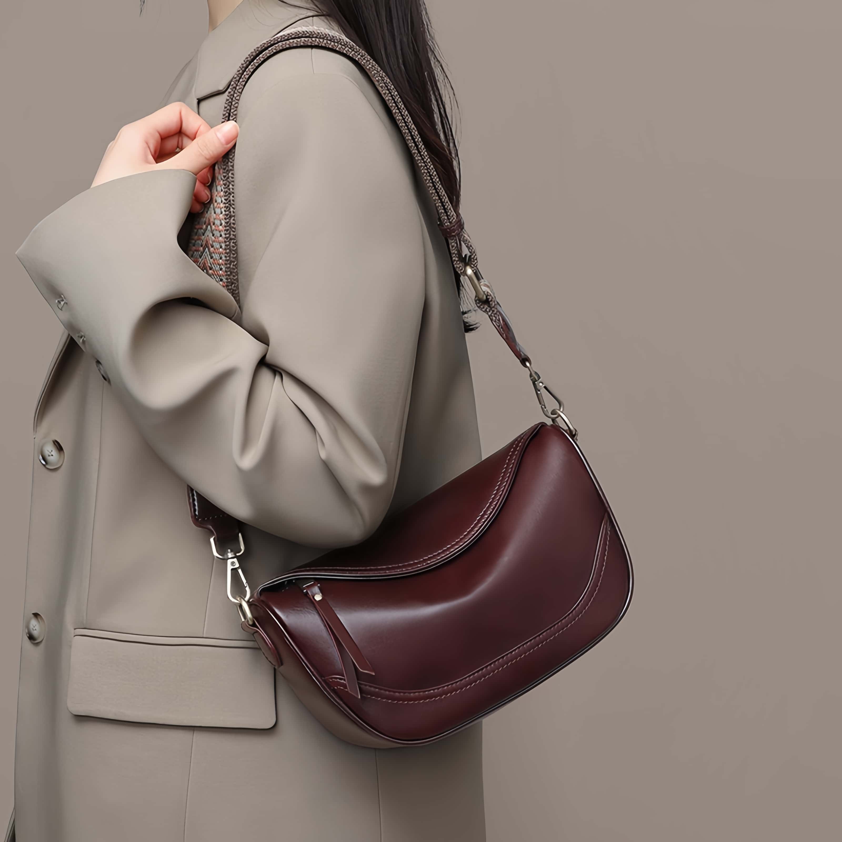 牛革ショルダーバッグ|牛革サコッシュ|クロスボディバッグ