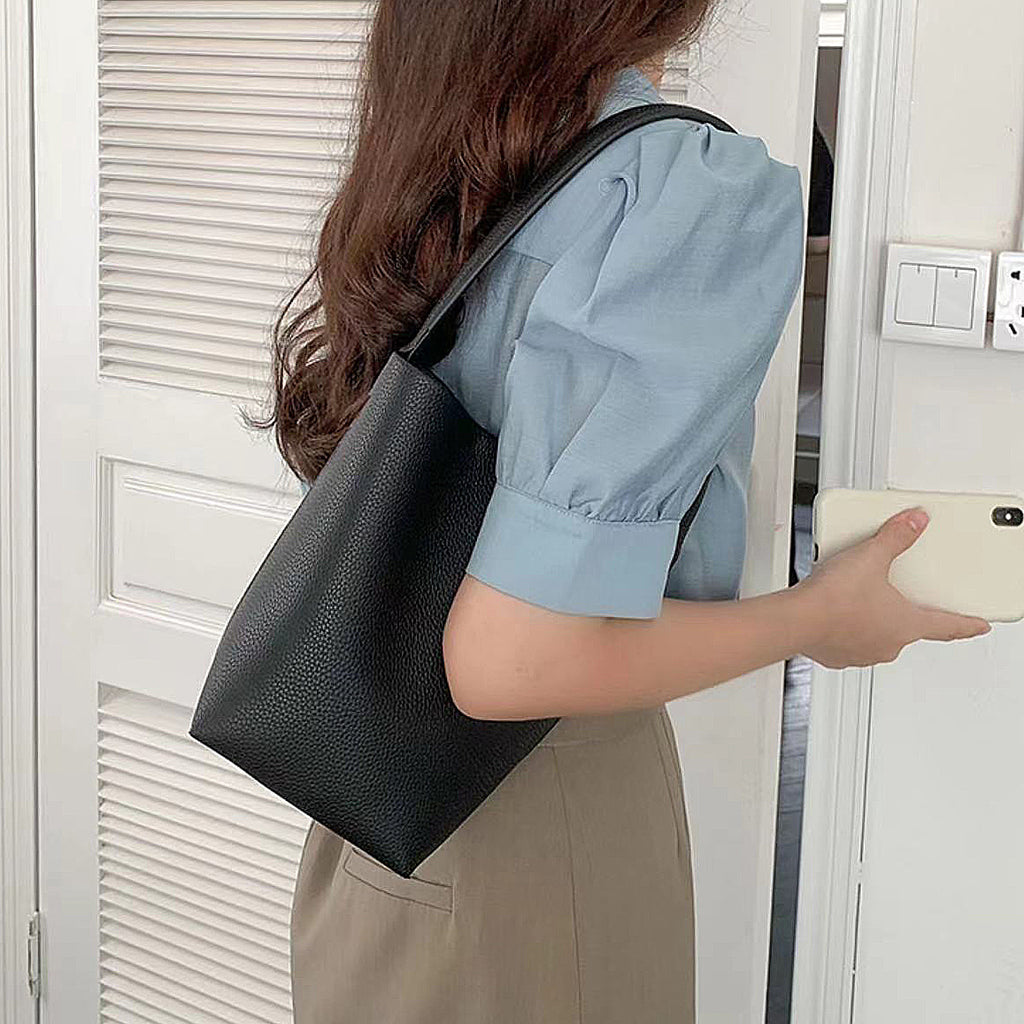 薄くて軽い設計|カーキ|黒|青|3色|牛革トートバッグ|牛革肩かけかばん|牛革バケツバッグ